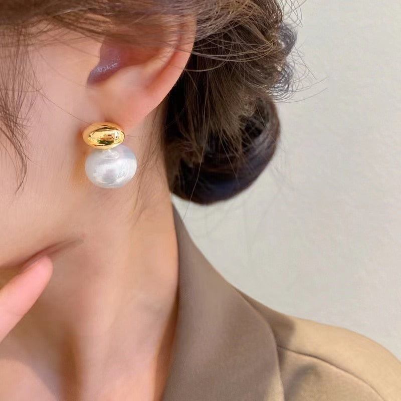 18k Gold Bladed Monarchy Pearl Earring - Byfirenzzi