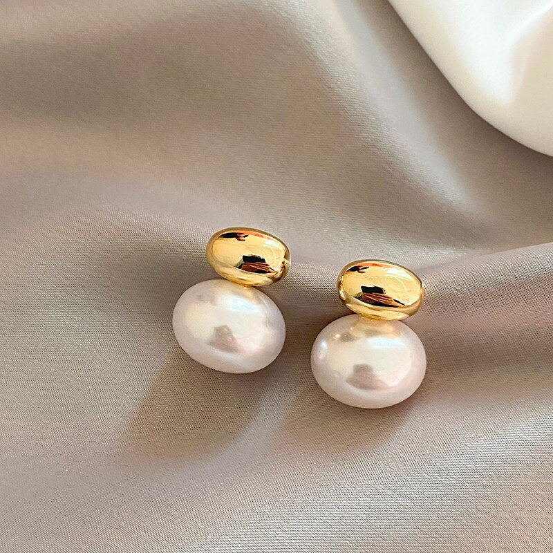 18k Gold Bladed Monarchy Pearl Earring - Byfirenzzi