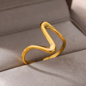 18k Gold-Plated Cuff Liora Ring in Modern Wave Style – ByFirenzzi